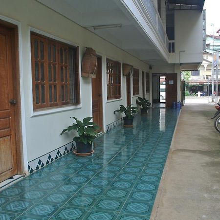 Nice Guesthouse Muang Phonsavan Exterior photo